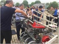 常州亞美柯全自動(dòng)蔬菜缽苗移栽機(jī).jpg